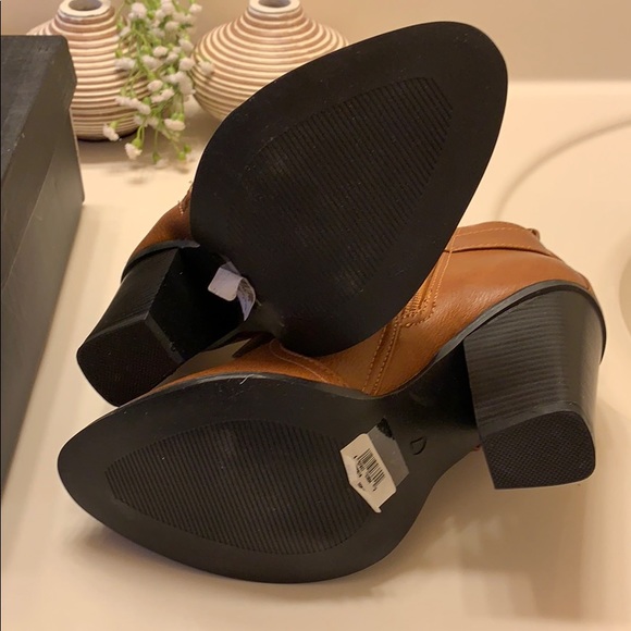 Wild Diva Lounge Cognac Dominic-14 Booties 7 New - Picture 6 of 8